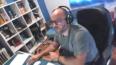 Snapshot of ravingr3d3 chatting on 18, 9, 2025 ravingr3d3 online show from 18, 9, 2025