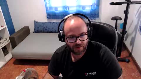 Snapshot of ravingr3d3 chatting on 28, 9, 2025 ravingr3d3 online show from 28, 9, 2025