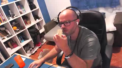 Snapshot of ravingr3d3 chatting on 12, 10, 2025 ravingr3d3 online show from 12, 10, 2025