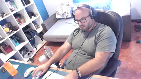 Snapshot of ravingr3d3 chatting on 14, 10, 2025 ravingr3d3 online show from 14, 10, 2025