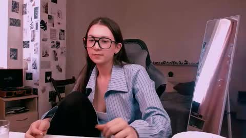 Alia Mereyn online show from 7, 10, 2025