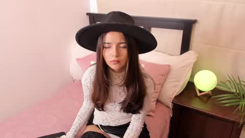 Raychell Black  online show from 2, 2, 2025