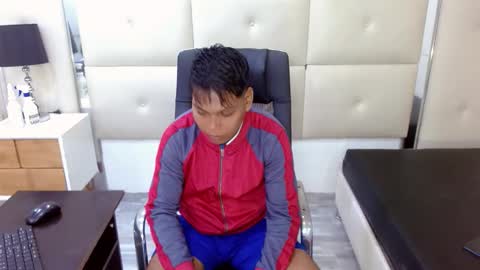 Snapshot of raystewart_ chatting on 17, 10, 2025 raystewart  online show from 17, 10, 2025