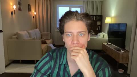 Snapshot of realsupermichael chatting on 4, 2, 2025 AliceEve online show from 4, 2, 2025