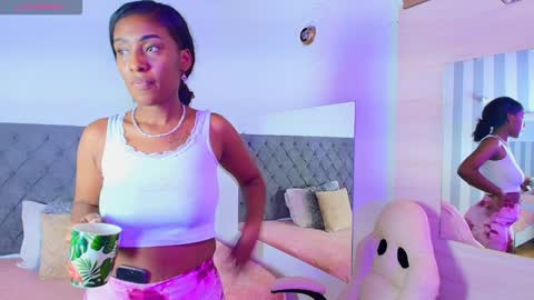 Snapshot of rebeca_cortez1 chatting on 13, 1, 2025 I invite you to my birthday on November 3th online show from 13, 1, 2025