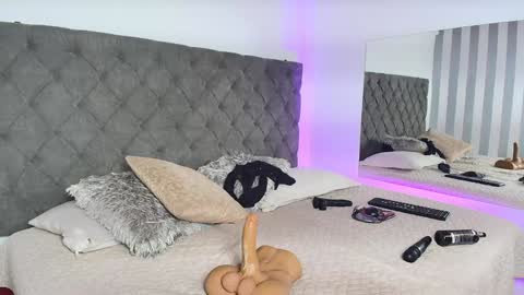 Snapshot of rebeca_cortez1 chatting on 28, 1, 2025 I invite you to my birthday on November 3th online show from 28, 1, 2025