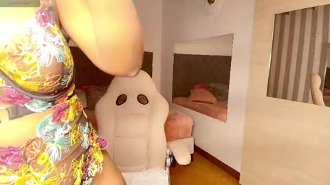 Snapshot of rebeca_cortez1 chatting on 10, 2, 2025 I invite you to my birthday on November 3th online show from 10, 2, 2025