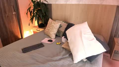 I invite you to my birthday on November 3th  online show from 10, 3, 2026