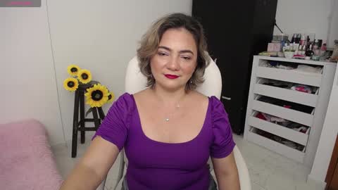 Snapshot of rebeca_milf chatting on 2, 12, 2024 REBECA online show from 2, 12, 2024