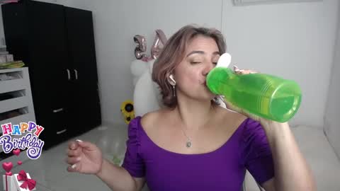Snapshot of rebeca_milf chatting on 17, 1, 2025 REBECA online show from 17, 1, 2025