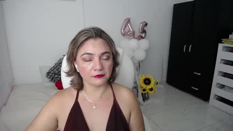 Snapshot of rebeca_milf chatting on 27, 1, 2025 REBECA online show from 27, 1, 2025