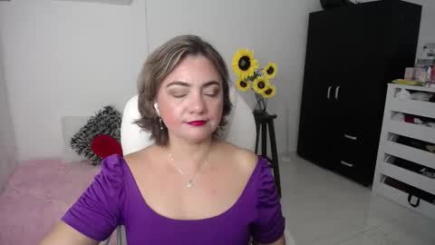 Snapshot of rebeca_milf chatting on 21, 2, 2025 REBECA online show from 21, 2, 2025