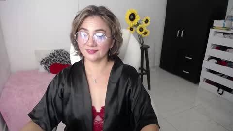 Snapshot of rebeca_milf chatting on 22, 2, 2025 REBECA online show from 22, 2, 2025
