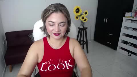 Snapshot of rebeca_milf chatting on 23, 2, 2025 REBECA online show from 23, 2, 2025