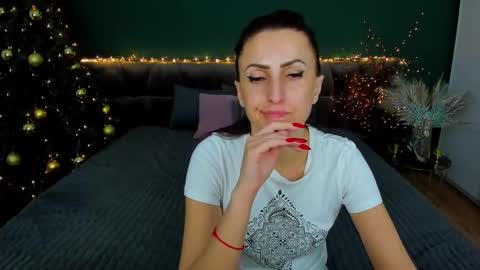 Snapshot of rebecca_diamonds chatting on 12, 1, 2025 rebecca_diamonds online show from 12, 1, 2025