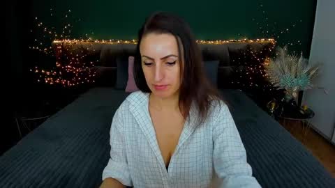 Snapshot of rebecca_diamonds chatting on 23, 1, 2025 rebecca_diamonds online show from 23, 1, 2025