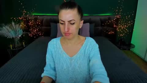Snapshot of rebecca_diamonds chatting on 11, 2, 2025 rebecca_diamonds online show from 11, 2, 2025