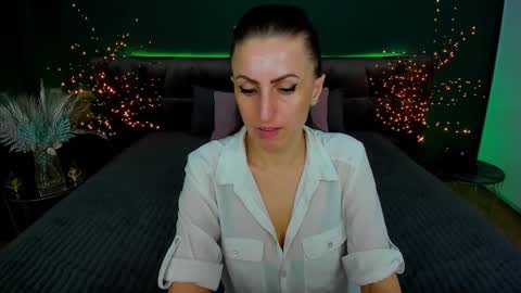 Snapshot of rebecca_diamonds chatting on 13, 2, 2025 rebecca_diamonds online show from 13, 2, 2025