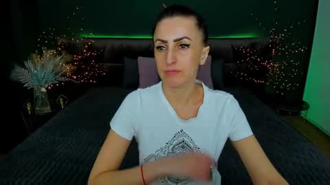 Snapshot of rebecca_diamonds chatting on 27, 2, 2025 rebecca_diamonds online show from 27, 2, 2025
