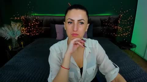 Snapshot of rebecca_diamonds chatting on 4, 3, 2025 rebecca_diamonds online show from 4, 3, 2025