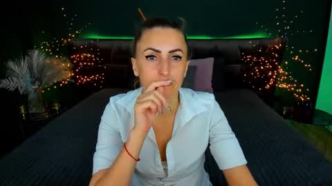 Snapshot of rebecca_diamonds chatting on 24, 9, 2025 rebecca_diamonds online show from 24, 9, 2025