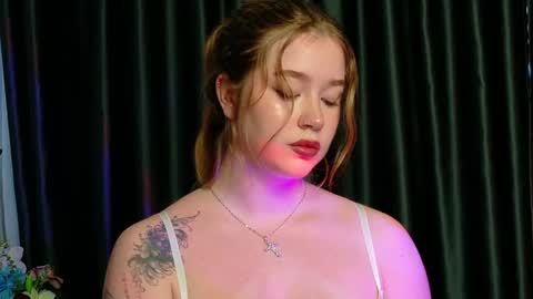 Snapshot of rebecca_lace chatting on 16, 10, 2025 rebecca_lace online show from 16, 10, 2025