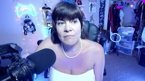 Snapshot of rebeccalovexxx chatting on 28, 11, 2025 Rebecca Love online show from 28, 11, 2025