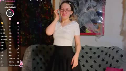 Lara online show from 4, 11, 2025