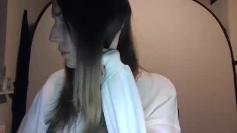 Snapshot of rebornrao chatting on 2, 11, 2025 Keely KeKe Kiwi online show from 2, 11, 2025