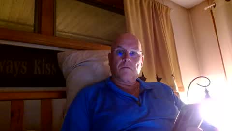 Snapshot of recman15 chatting on 9, 10, 2025 Mtn. Man online show from 9, 10, 2025