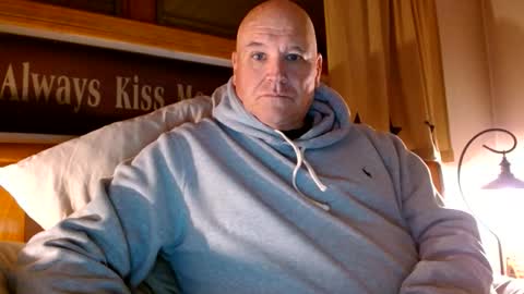 Snapshot of recman15 chatting on 8, 11, 2025 Mtn. Man online show from 8, 11, 2025