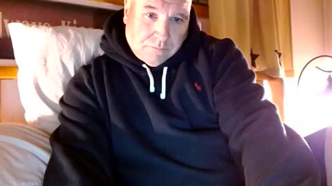 Snapshot of recman15 chatting on 16, 11, 2025 Mtn. Man online show from 16, 11, 2025