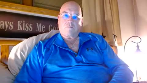 Snapshot of recman15 chatting on 17, 11, 2025 Mtn. Man online show from 17, 11, 2025