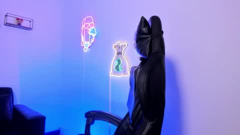 red_4kt online show from 25, 3, 2026