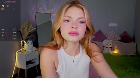 Snapshot of red__candy chatting on 14, 9, 2025 red__candy online show from 14, 9, 2025