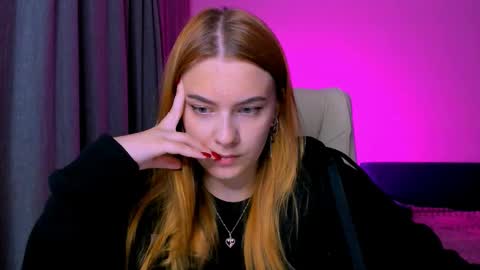 Snapshot of red__dizzy chatting on 14, 9, 2025 red__dizzy online show from 14, 9, 2025