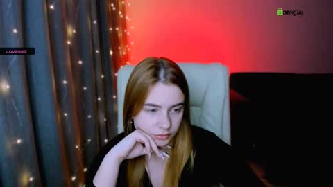 Snapshot of red__dizzy chatting on 13, 11, 2025 red__dizzy online show from 13, 11, 2025