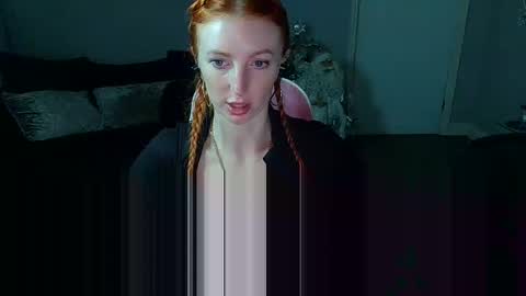 Red -  online show from 17, 12, 2024