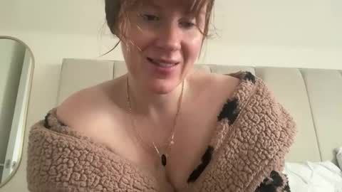 Snapshot of red_head_rosie_69 chatting on 15, 10, 2025 Rosie online show from 15, 10, 2025