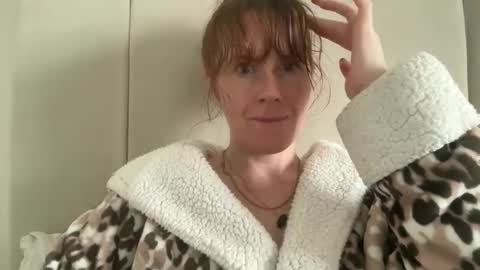 Snapshot of red_head_rosie_69 chatting on 29, 10, 2025 Rosie online show from 29, 10, 2025