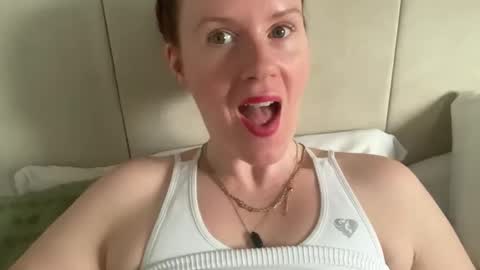 Snapshot of red_head_rosie_69 chatting on 31, 10, 2025 Rosie online show from 31, 10, 2025