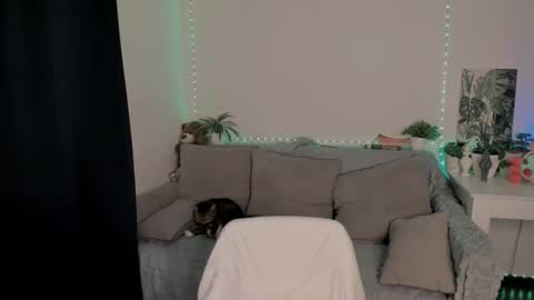 Snapshot of red_passsion chatting on 20, 9, 2025 Mia online show from 20, 9, 2025