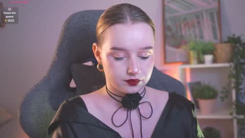 QUEEN OF EVIL online show from 19, 12, 2024