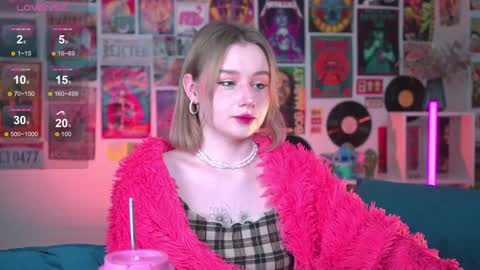 QUEEN OF EVIL online show from 27, 12, 2024