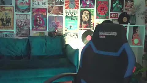 QUEEN OF EVIL online show from 4, 3, 2025
