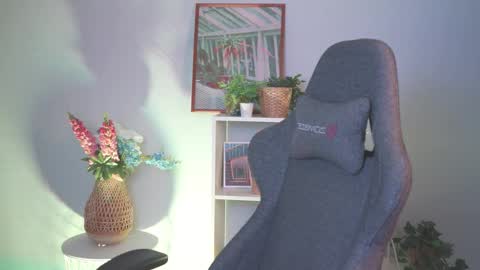QUEEN OF EVIL online show from 9, 3, 2025