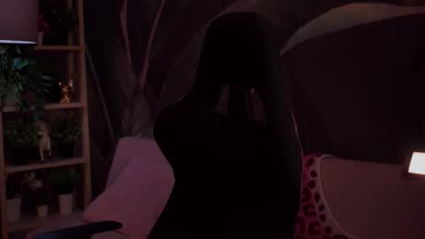 QUEEN OF EVIL online show from 21, 9, 2025