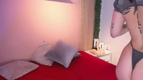 Stefany    online show from 17, 2, 2025