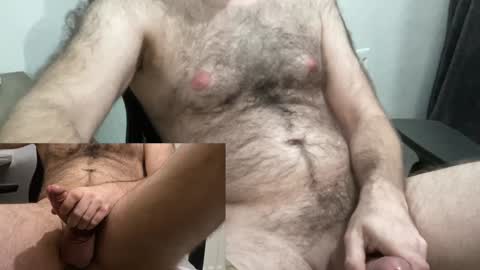 Snapshot of reddbear89 chatting on 16, 12, 2024 hornyslutbear online show from 16, 12, 2024