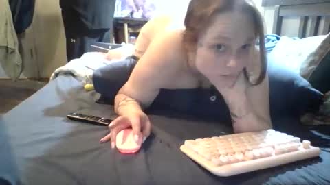 Snapshot of redheadslutwife8803 chatting on 8, 2, 2026 Lenae Redd online show from 8, 2, 2026